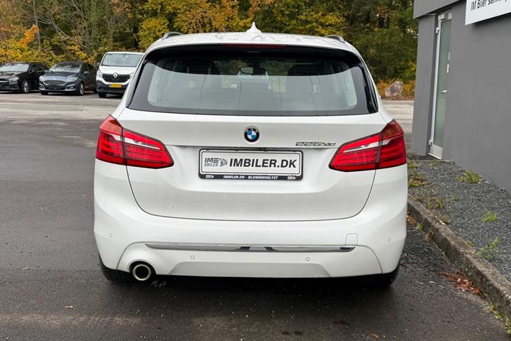 Grøn BMW 225xe fra 2018