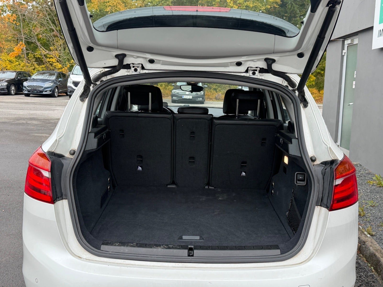 Grøn BMW 225xe fra 2018