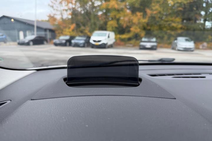 Grøn BMW 225xe fra 2018