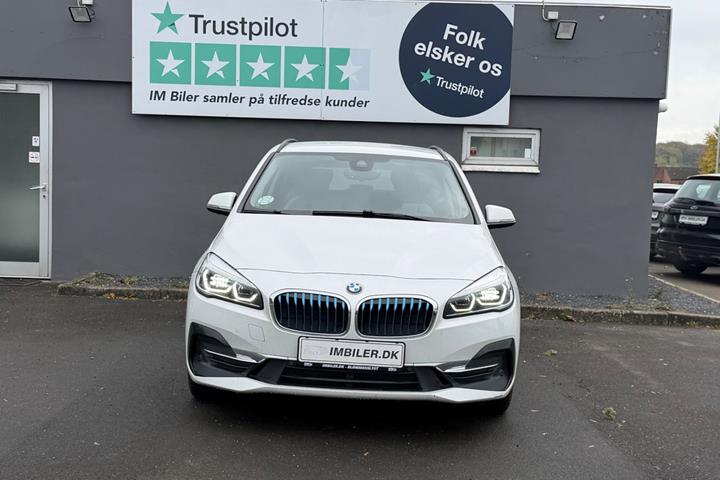 Grøn BMW 225xe fra 2018