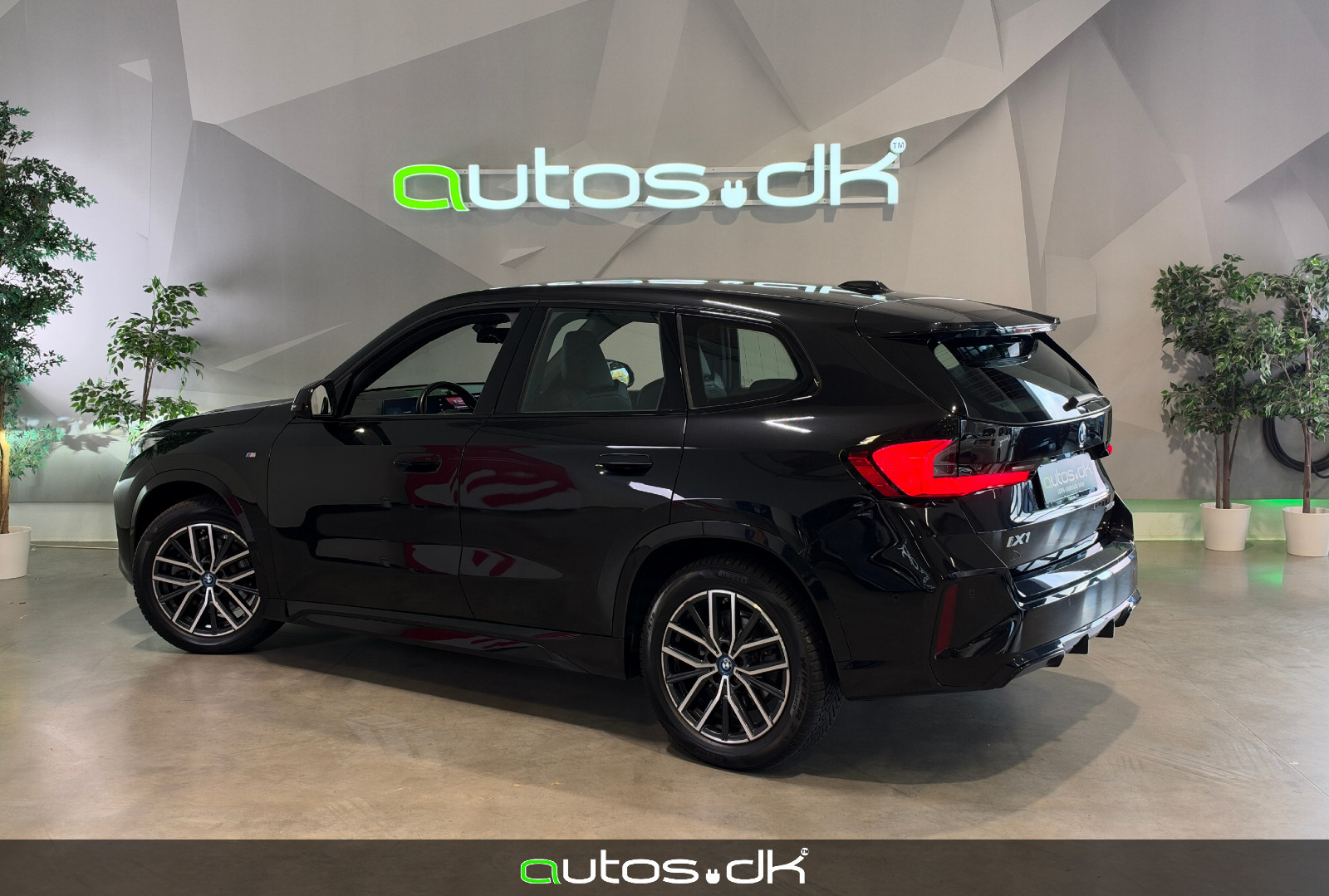 Sort BMW iX1 fra 2024