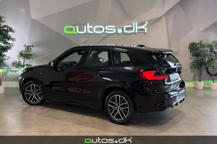 Sort BMW iX1 fra 2024