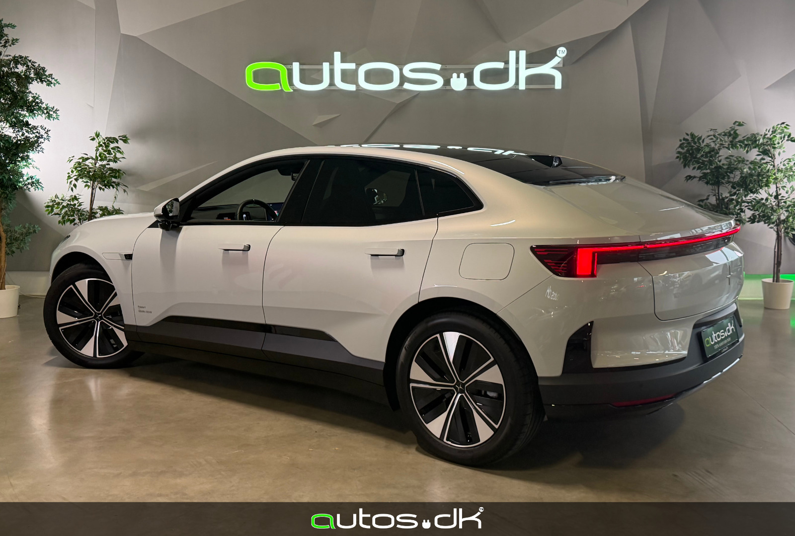 Sølv Polestar 4 fra 2026