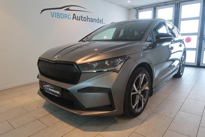 Grå Skoda Enyaq fra 2023