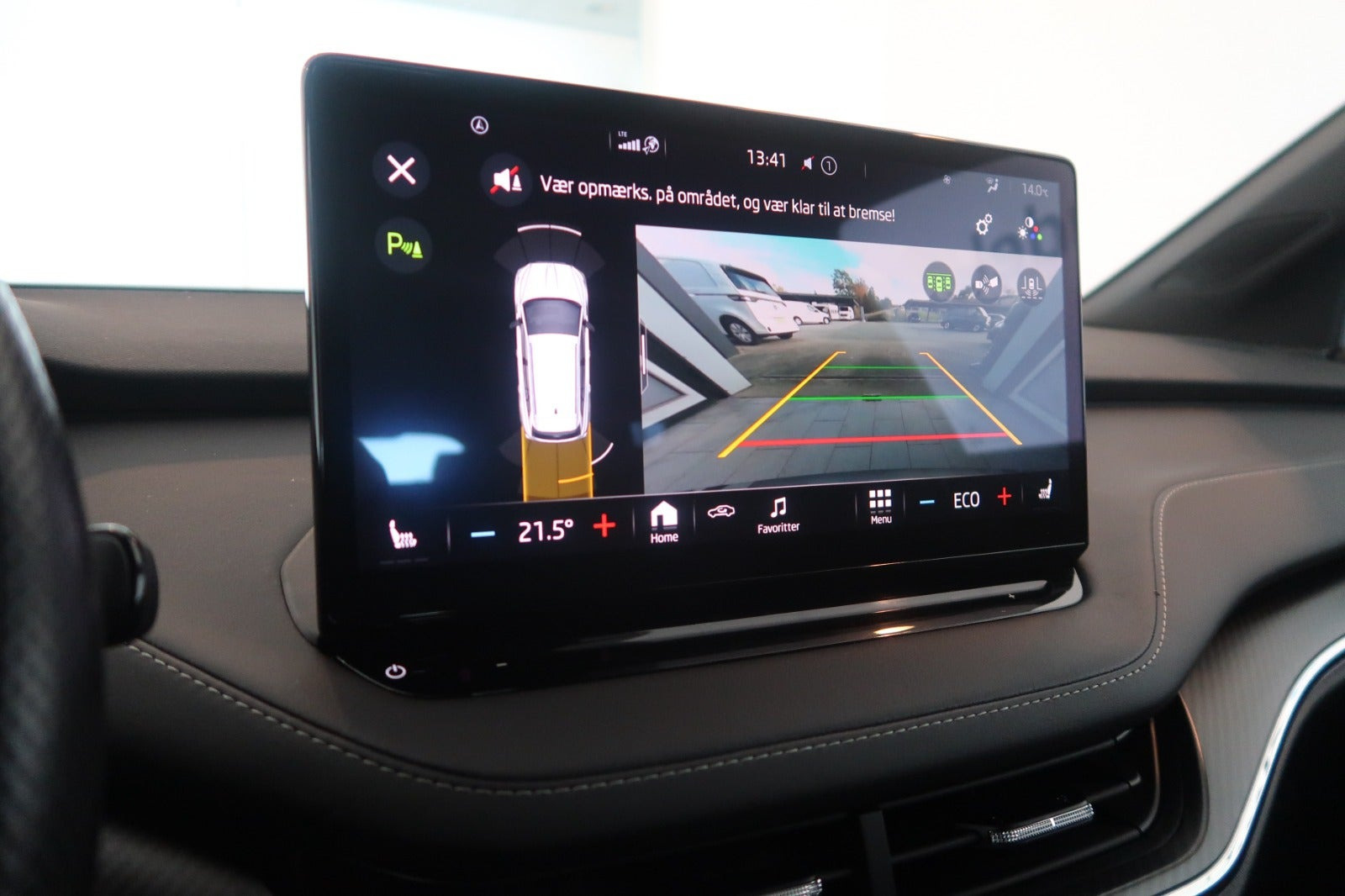 Grå Skoda Enyaq fra 2023