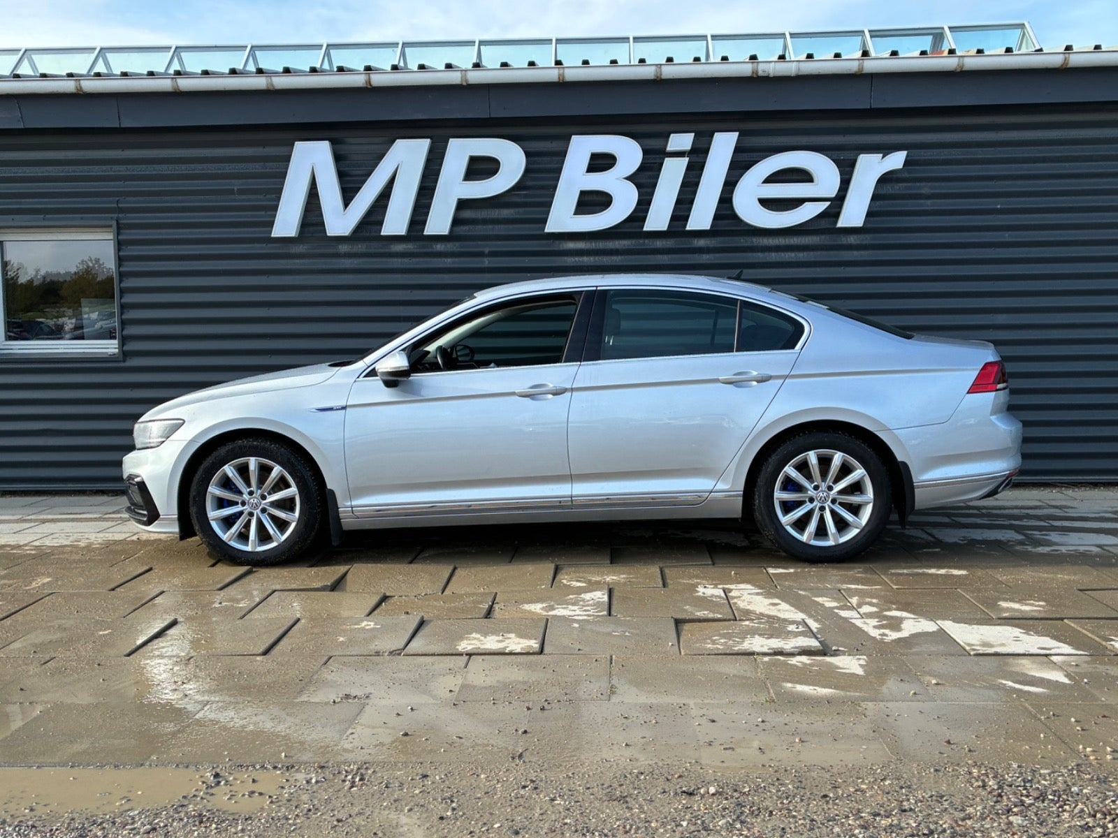 Sølv VW Passat fra 2020