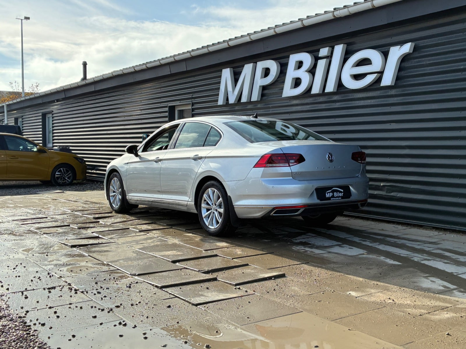 Sølv VW Passat fra 2020
