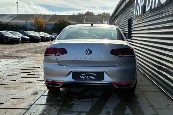 Sølv VW Passat fra 2020