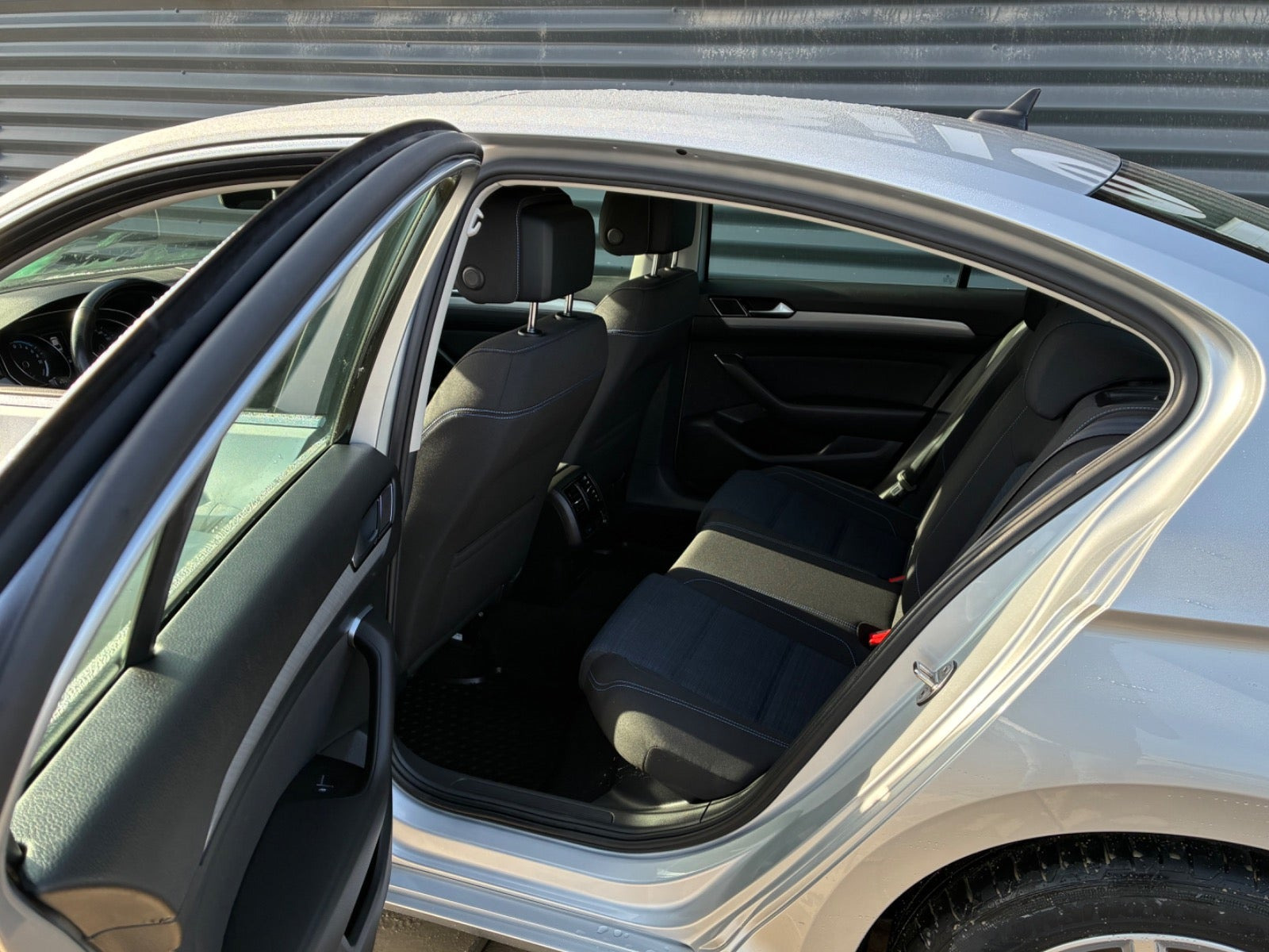 Sølv VW Passat fra 2020