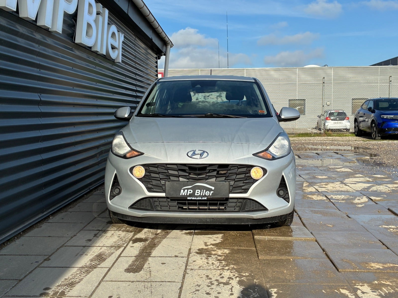 Sølv Hyundai i10 fra 2023