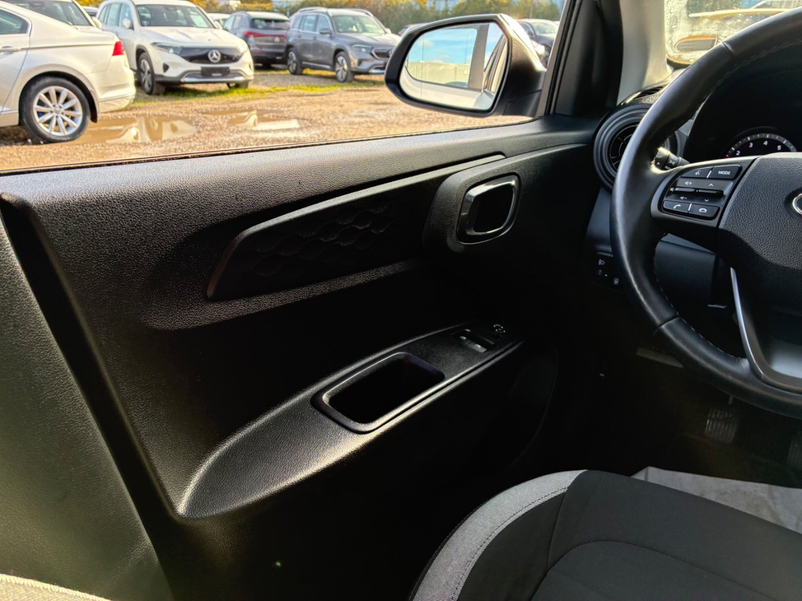 Sølv Hyundai i10 fra 2023