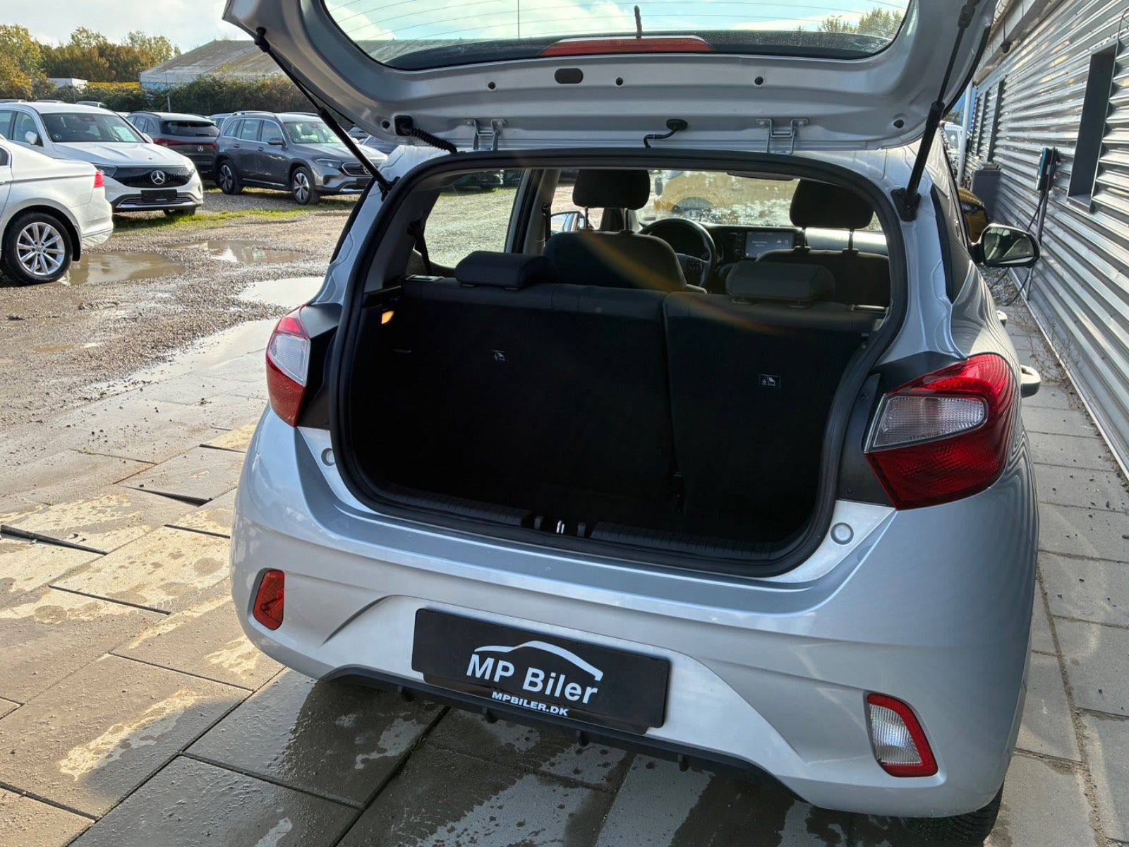 Sølv Hyundai i10 fra 2023