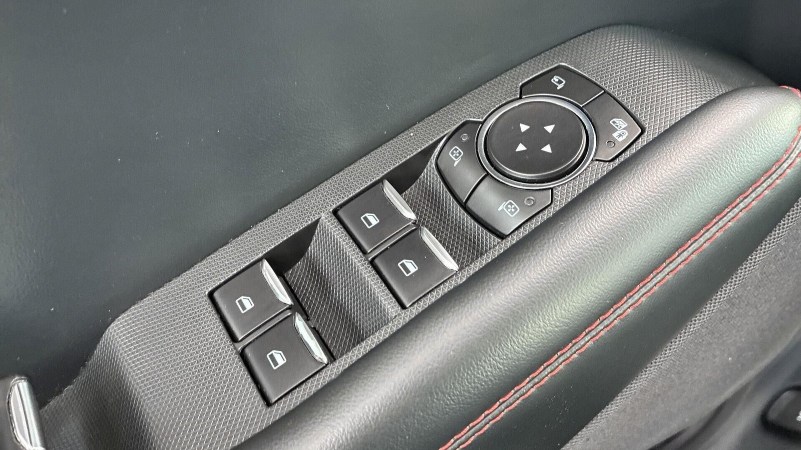 Hvid Ford Mustang Mach-E fra 2022