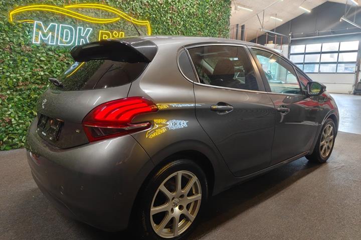 undefined Peugeot 208 fra 2018
