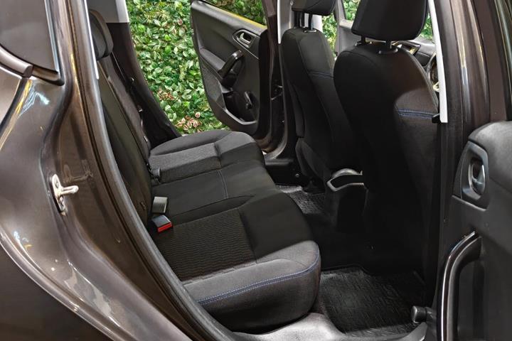 undefined Peugeot 208 fra 2018