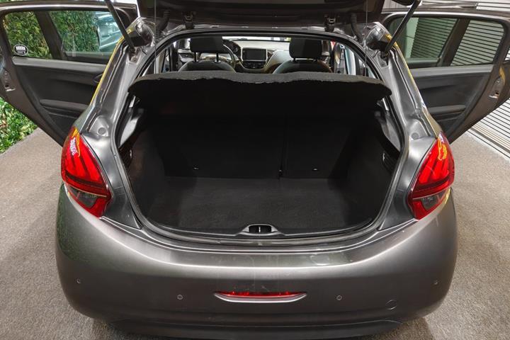 undefined Peugeot 208 fra 2018