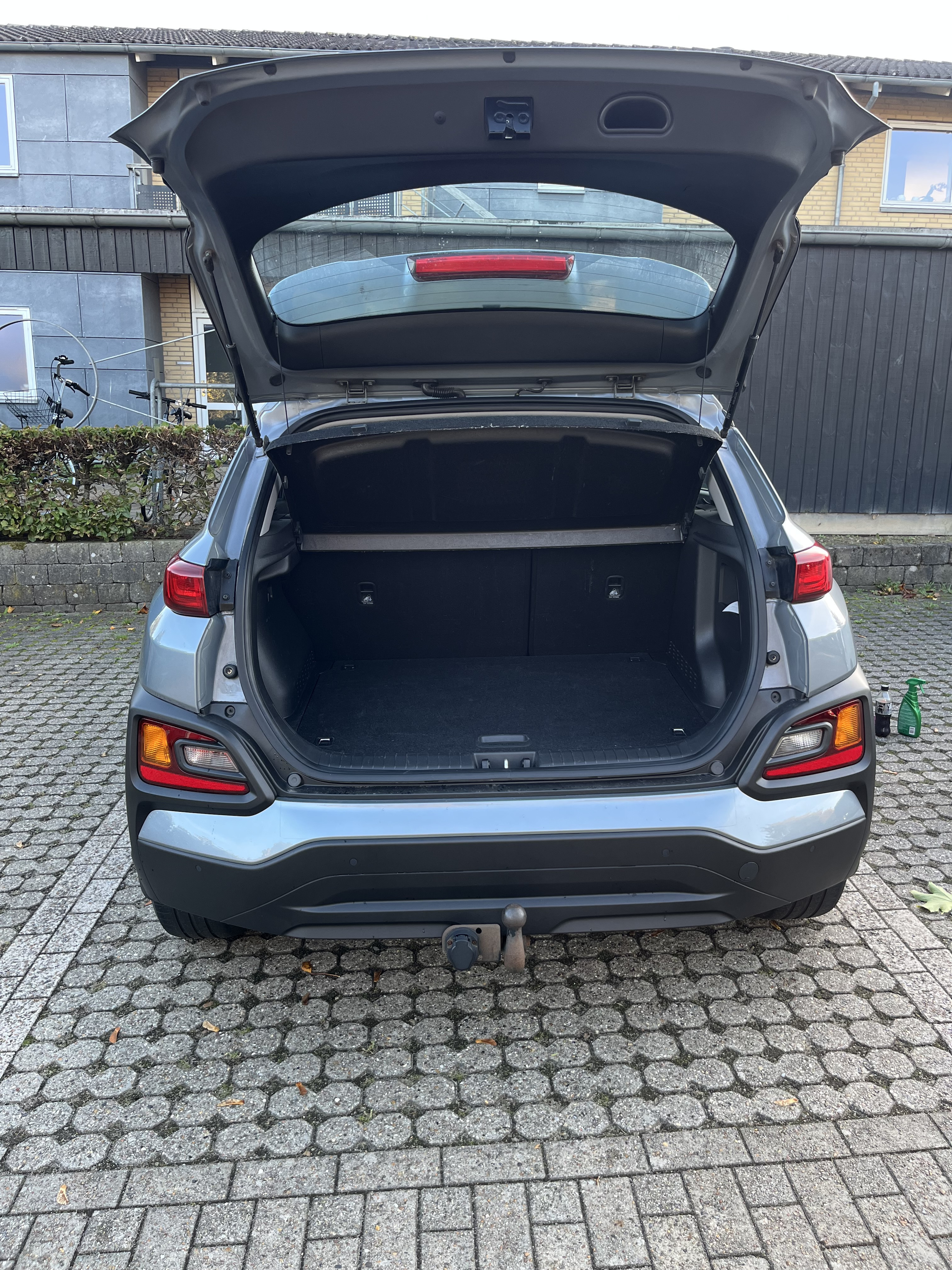 Grå Hyundai Kona fra 2018