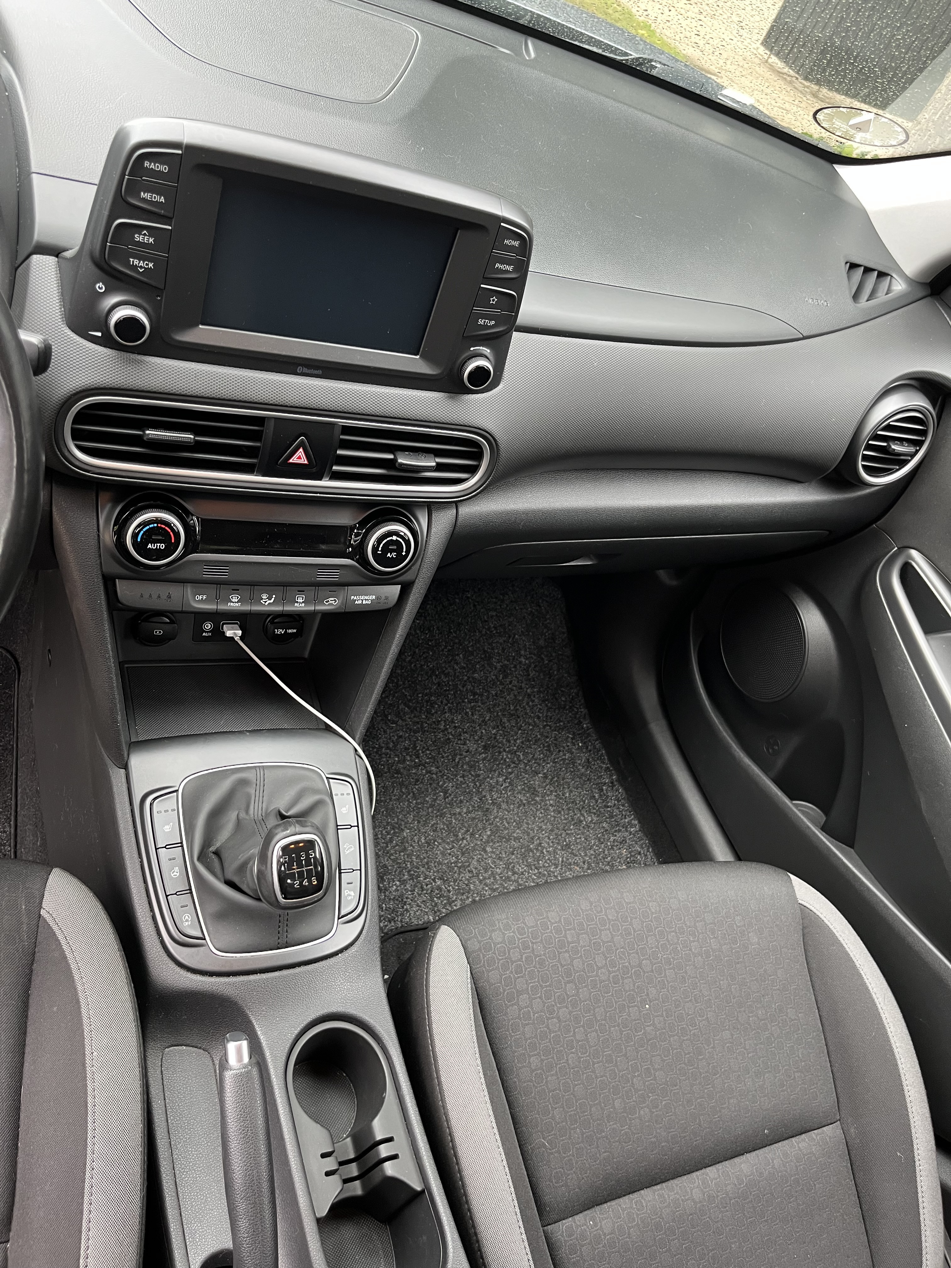 Grå Hyundai Kona fra 2018