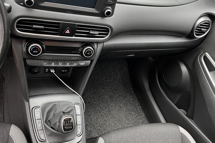 Grå Hyundai Kona fra 2018