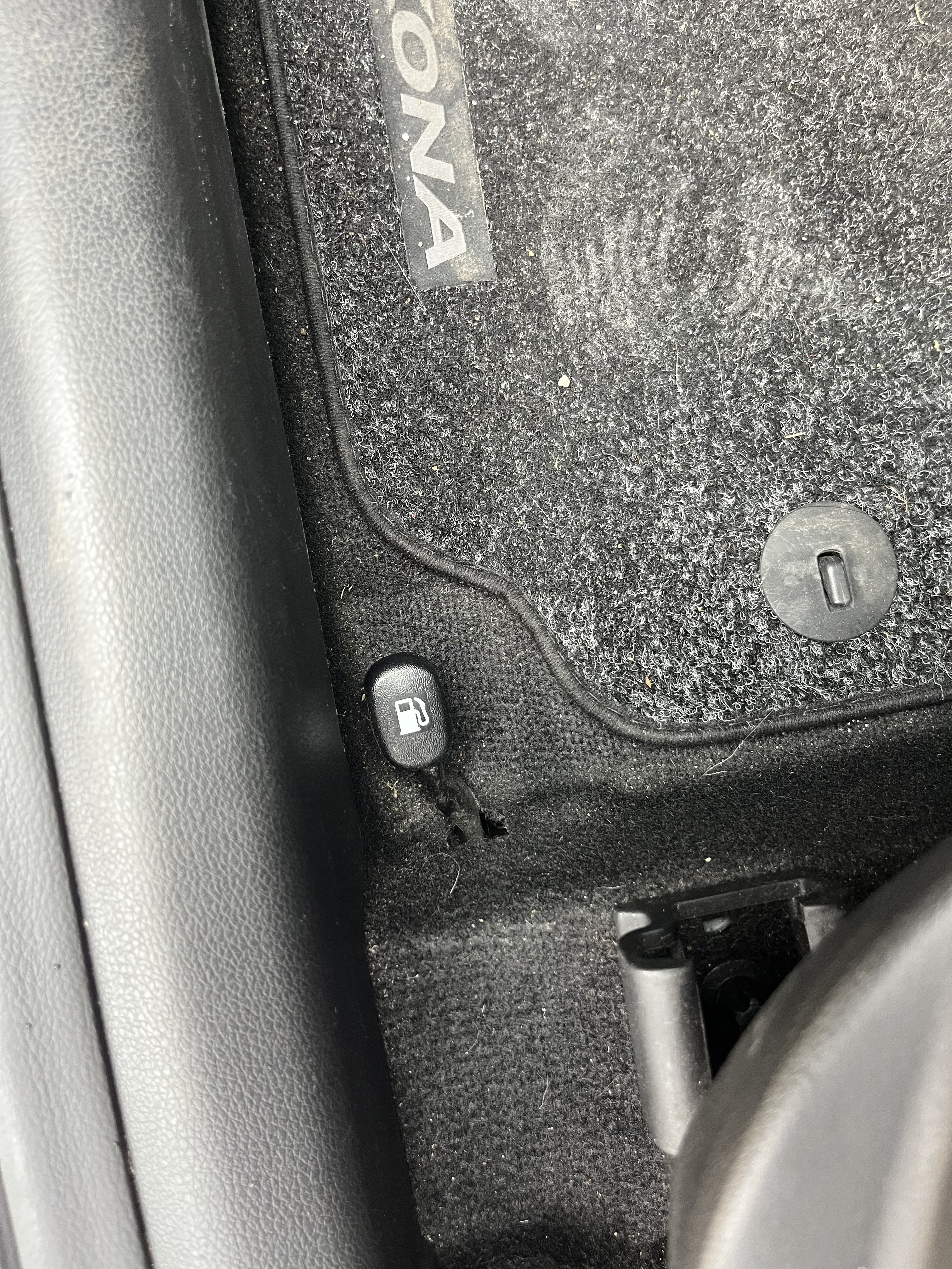 Grå Hyundai Kona fra 2018