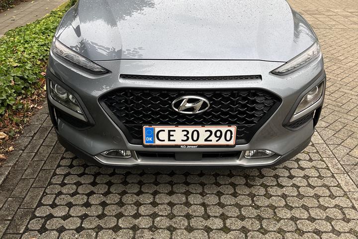 Grå Hyundai Kona fra 2018