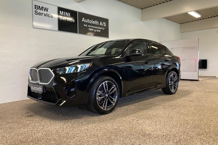Sort BMW iX2 fra 2025