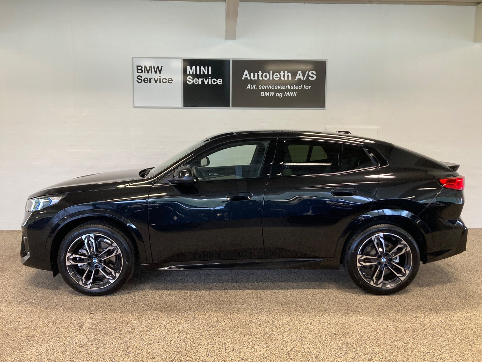 Sort BMW iX2 fra 2025