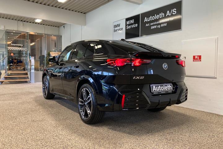 Sort BMW iX2 fra 2025