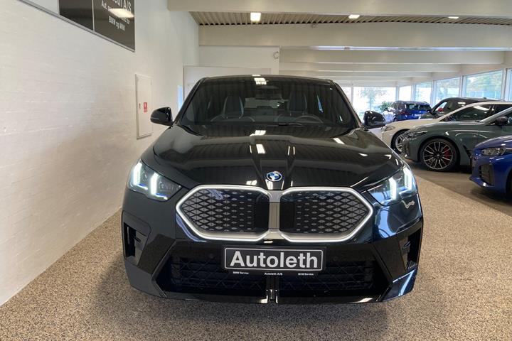 Sort BMW iX2 fra 2025
