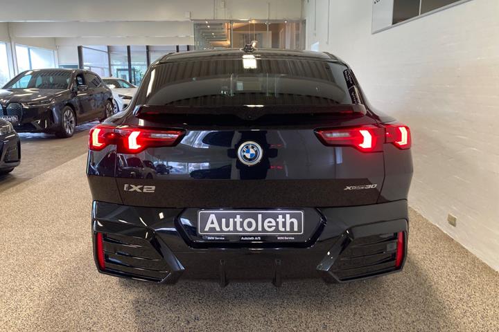 Sort BMW iX2 fra 2025