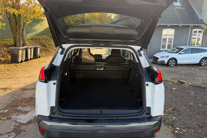 Hvid Peugeot 3008 fra 2020