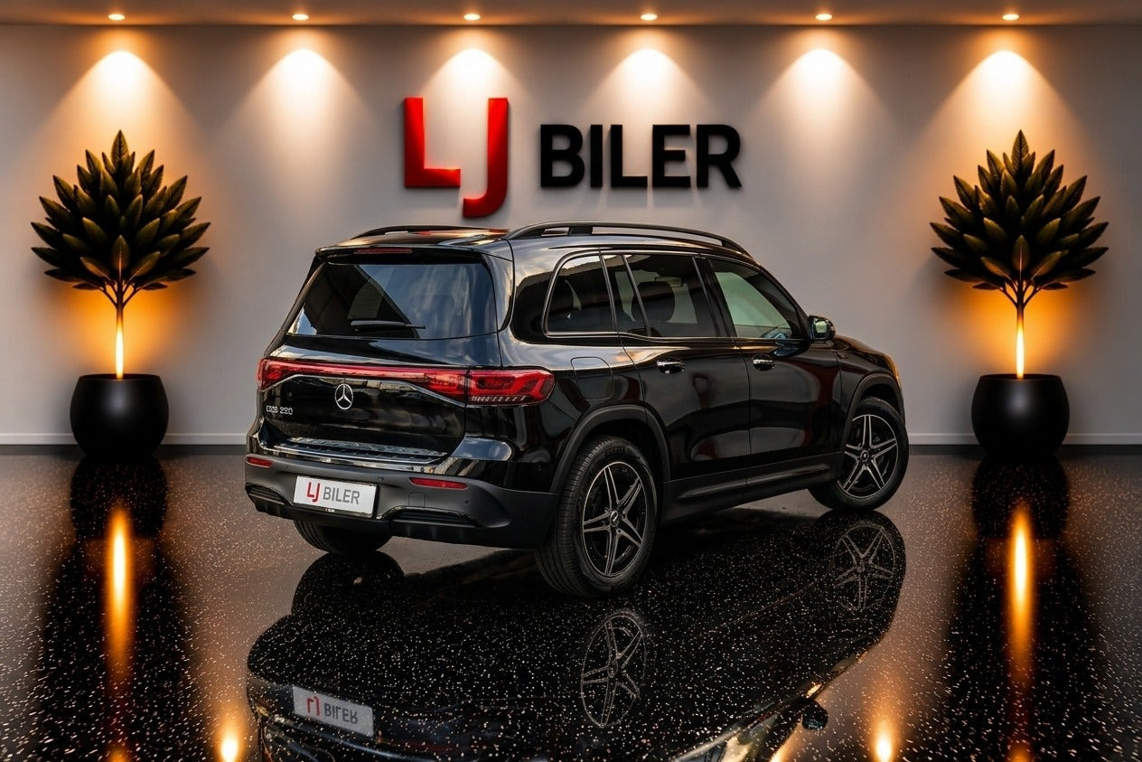 Sort Mercedes EQB250 fra 2022