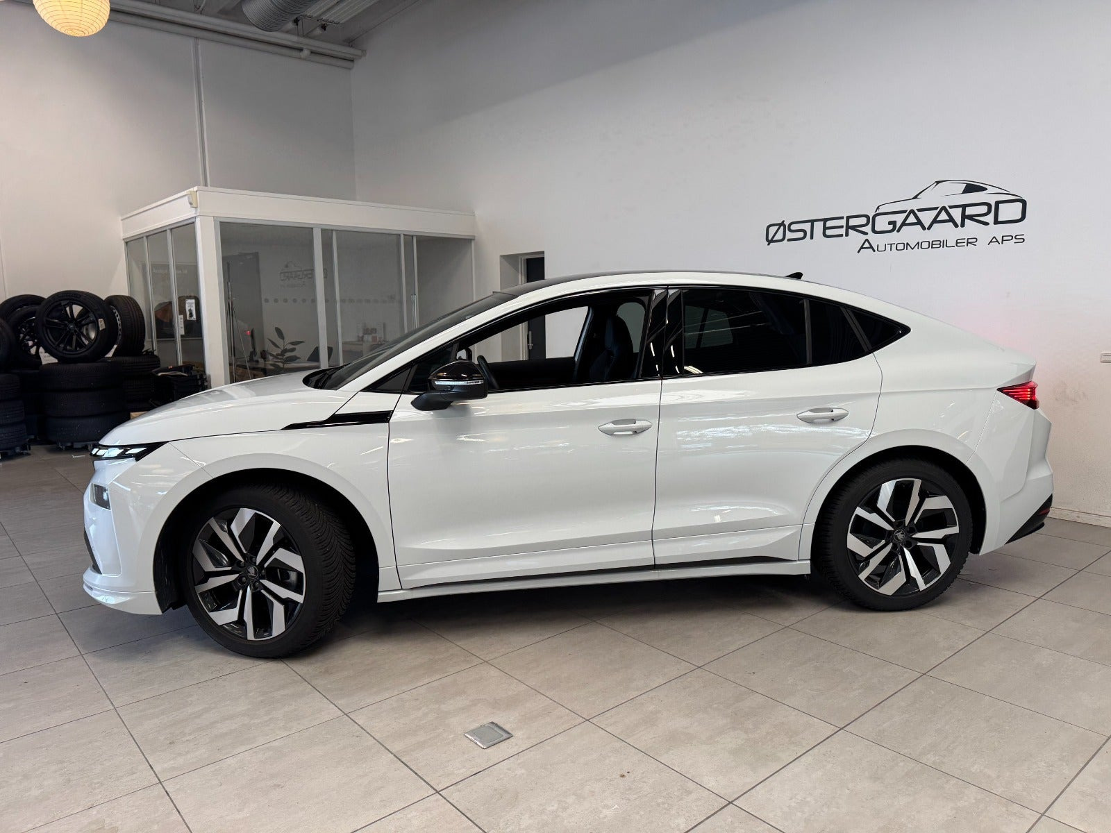 Hvid Skoda Enyaq fra 2026