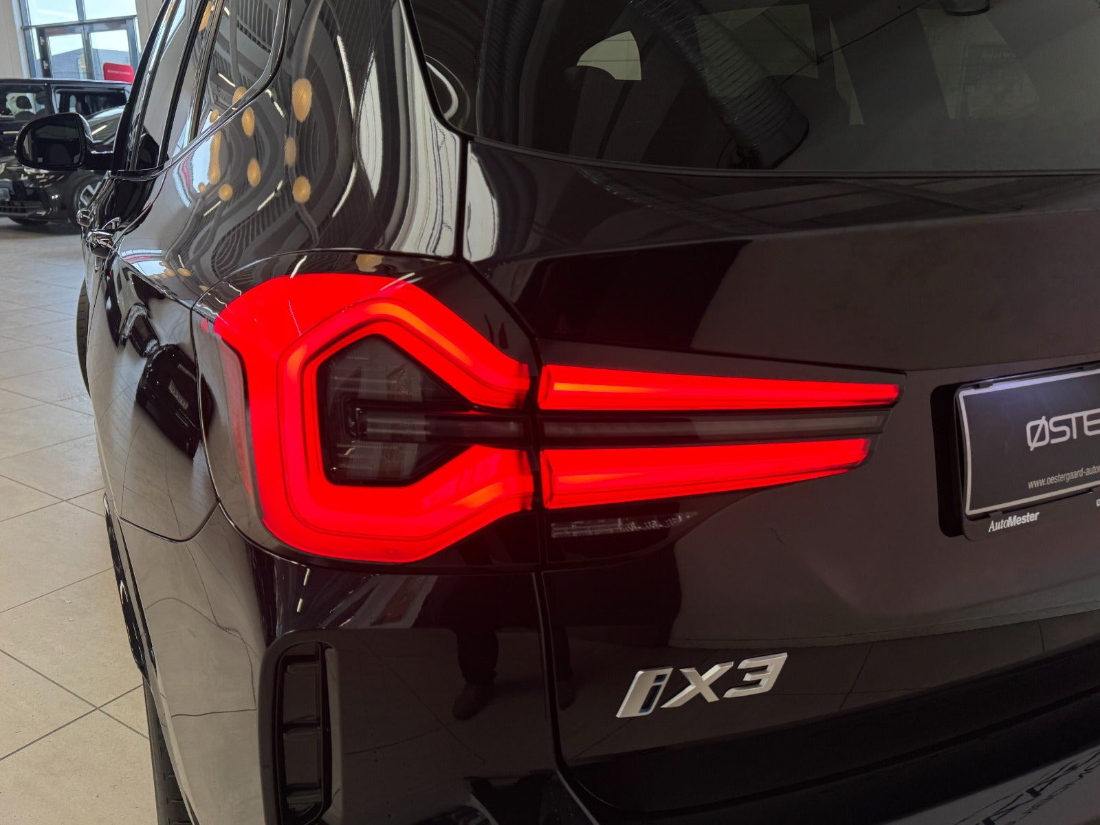 Sort BMW iX3 fra 2023