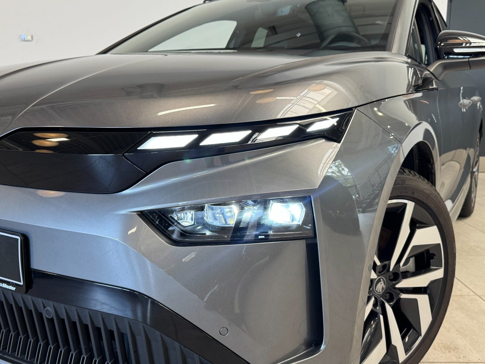 Grå Skoda Enyaq fra 2026