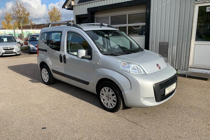 Sølv Fiat Qubo fra 2013