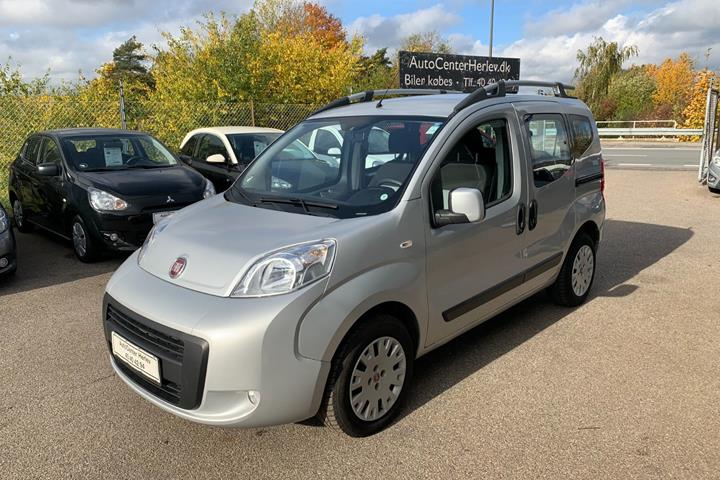 Sølv Fiat Qubo fra 2013