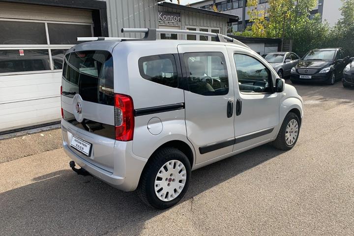 Sølv Fiat Qubo fra 2013