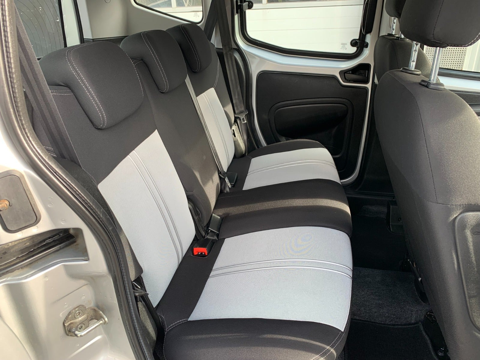 Sølv Fiat Qubo fra 2013