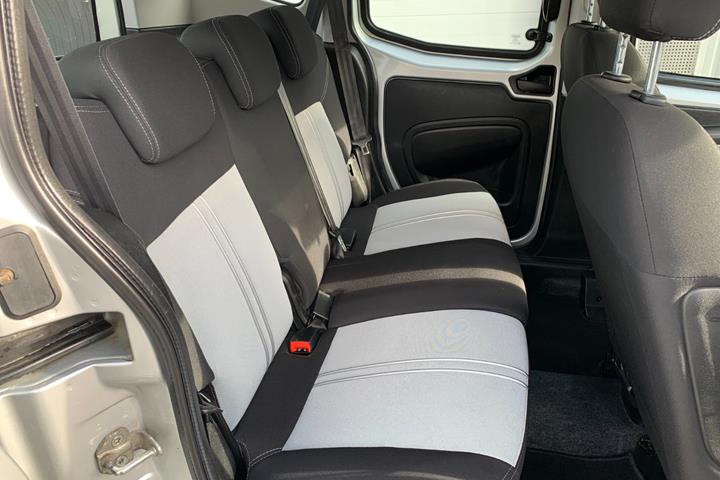 Sølv Fiat Qubo fra 2013