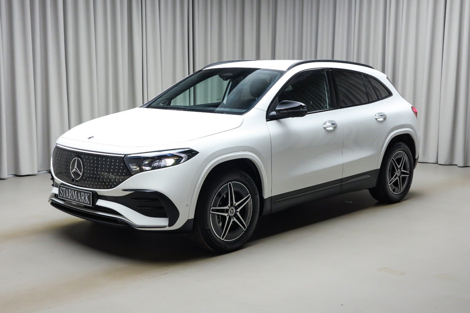 Hvid Mercedes EQA250+ fra 2026