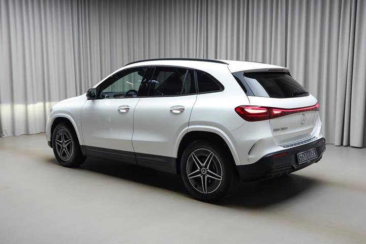 Hvid Mercedes EQA250+ fra 2026