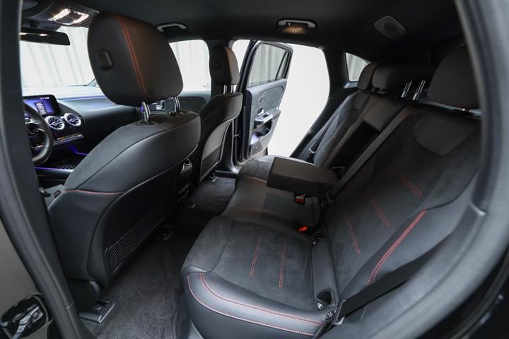 Sort Mercedes EQA250+ fra 2026