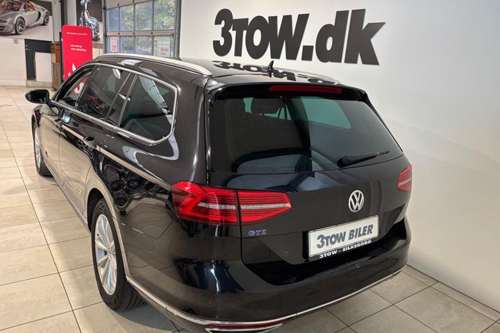 Sort VW Passat fra 2019