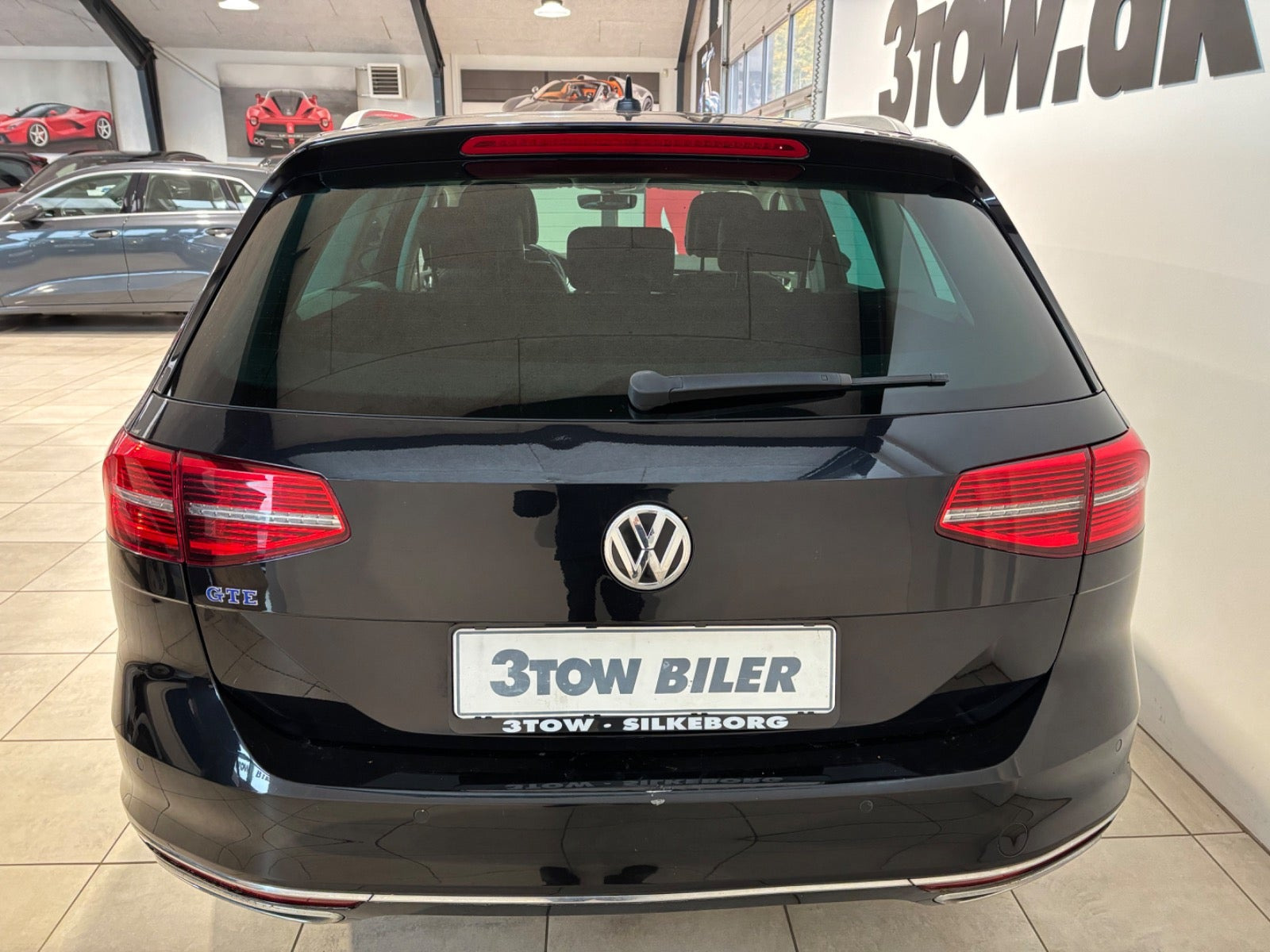 Sort VW Passat fra 2019