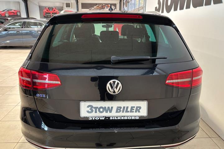 Sort VW Passat fra 2019