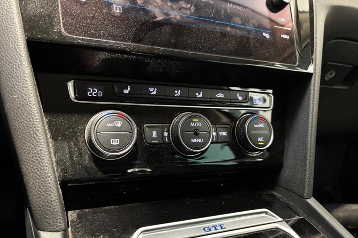 Sort VW Passat fra 2019