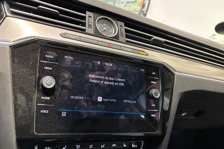 Sort VW Passat fra 2019