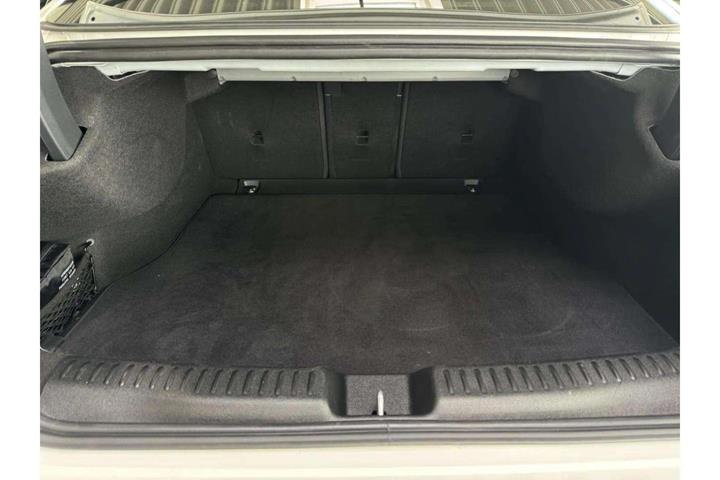Hvid Mercedes CLA350 fra 2026
