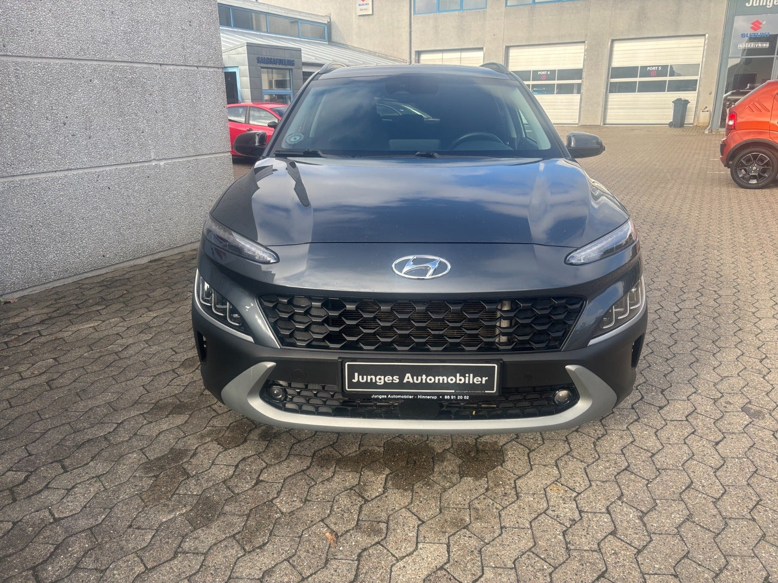 Grå Hyundai Kona fra 2021